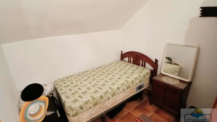 Image No.15-5 Bed Property for sale