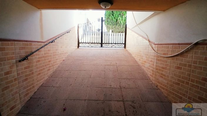 Image No.21-5 Bed Property for sale