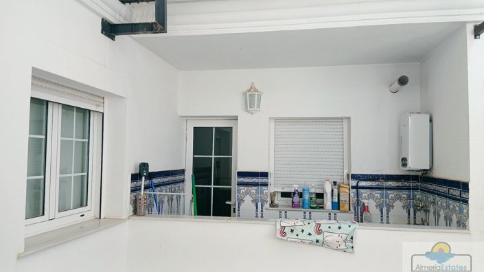 Image No.28-5 Bed Property for sale
