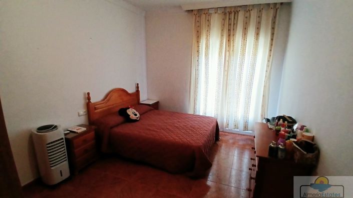 Image No.30-5 Bed Property for sale