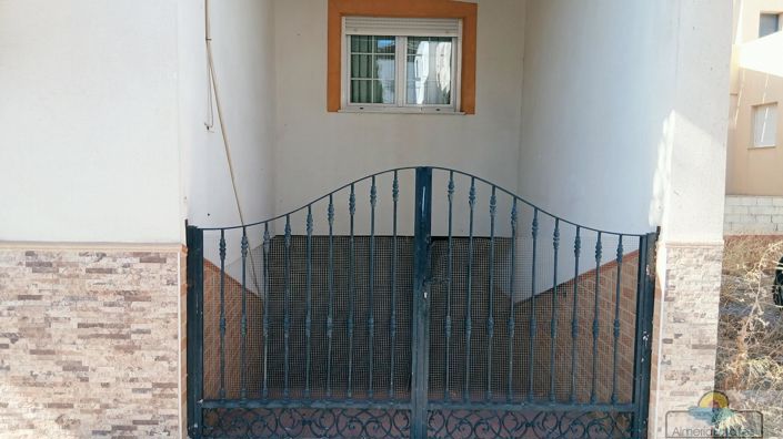 Image No.37-5 Bed Property for sale