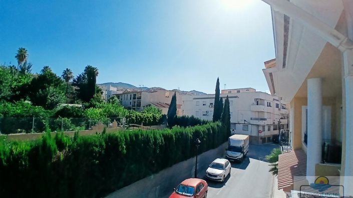 Image No.38-5 Bed Property for sale