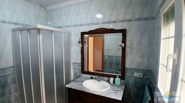Image No.6-5 Bed Property for sale