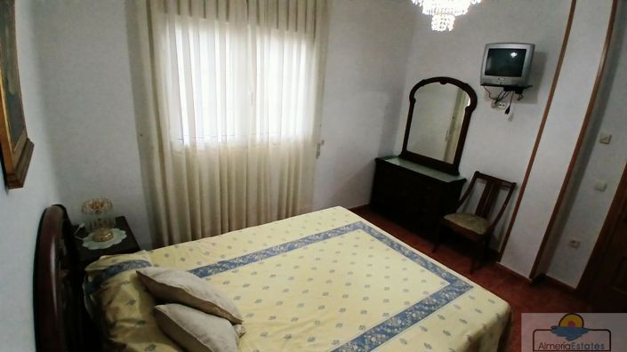 Image No.8-5 Bed Property for sale