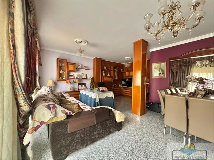 Image No.17-6 Bed Property for sale