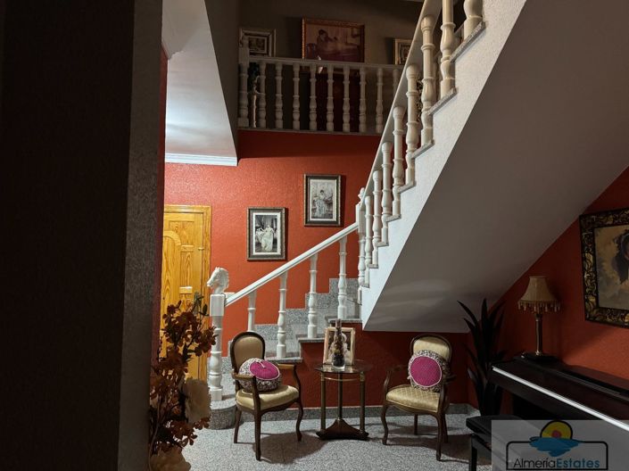 Image No.19-6 Bed Property for sale