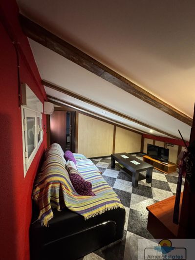 Image No.22-6 Bed Property for sale