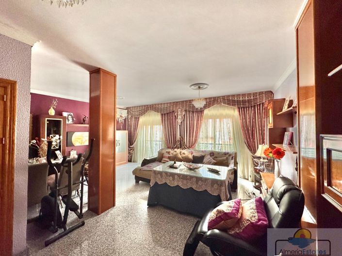 Image No.8-6 Bed Property for sale