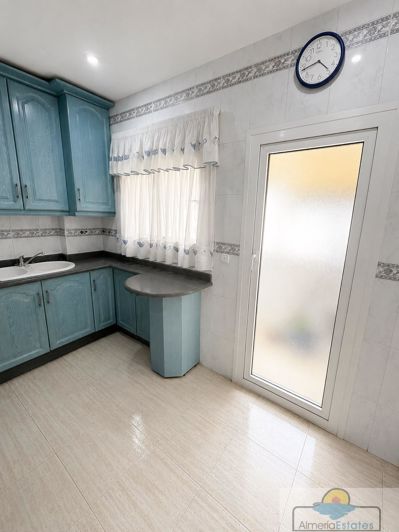Image No.4-3 Bed Property for sale