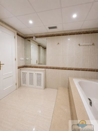 Image No.5-3 Bed Property for sale