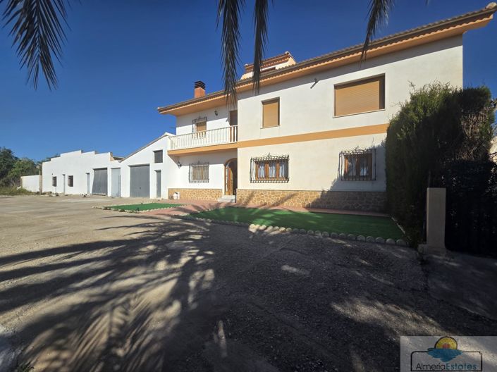 Image No.20-7 Bed Villa for sale