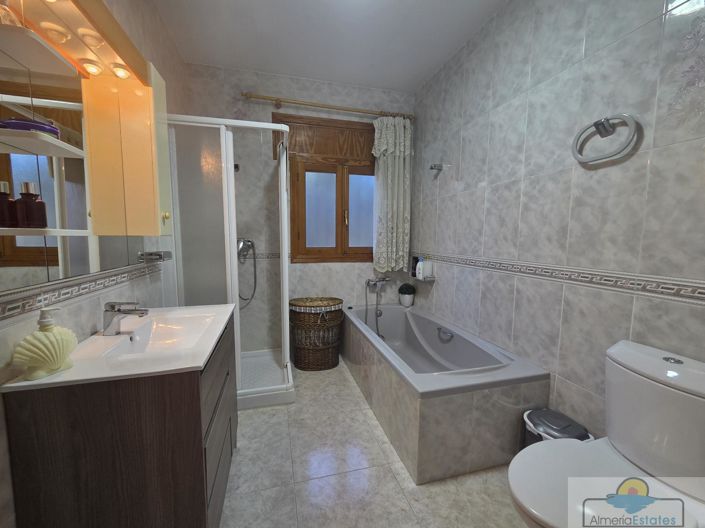 Image No.26-7 Bed Villa for sale