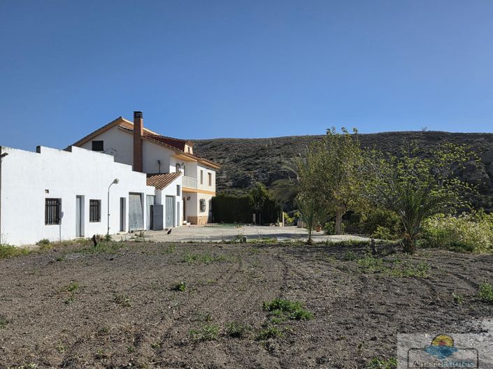 Image No.40-7 Bed Villa for sale