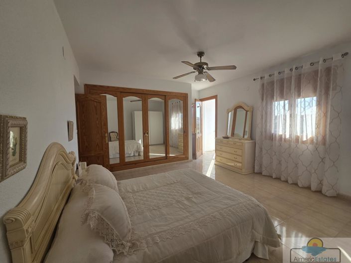 Image No.5-7 Bed Villa for sale