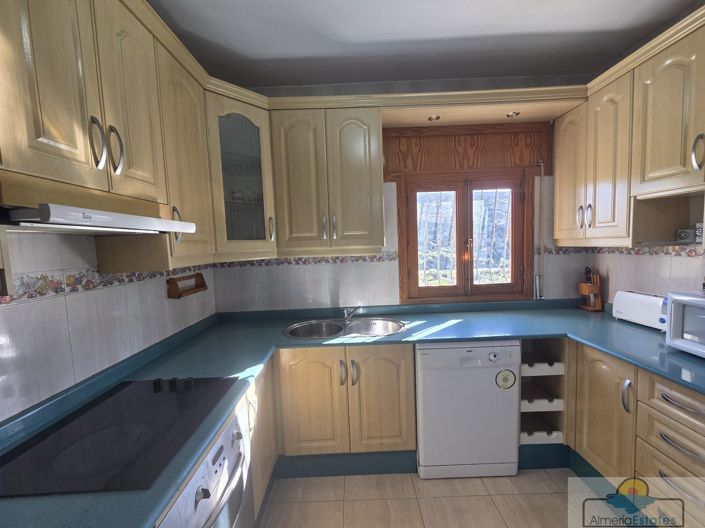 Image No.8-7 Bed Villa for sale