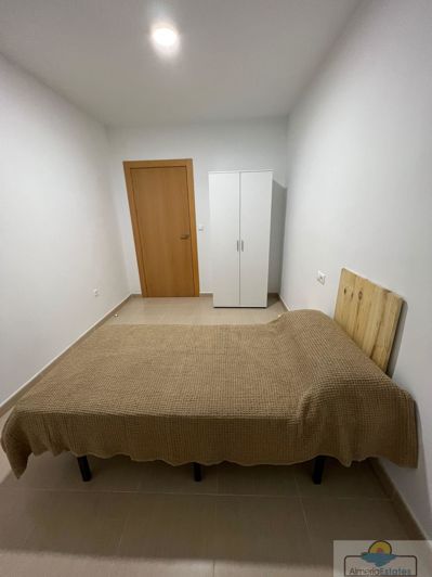 Image No.10-2 Bed Property for sale