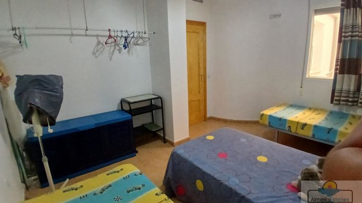 Image No.12-4 Bed Property for sale