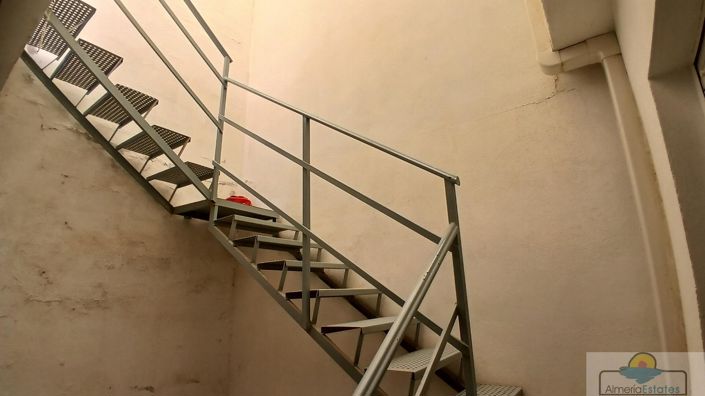 Image No.16-4 Bed Property for sale