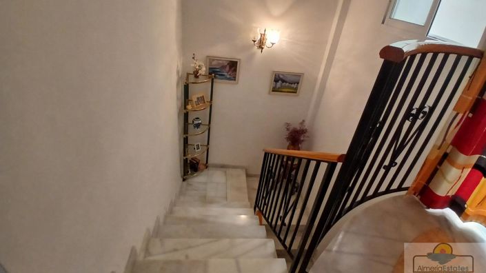 Image No.17-4 Bed Property for sale