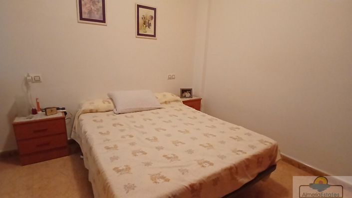 Image No.19-4 Bed Property for sale