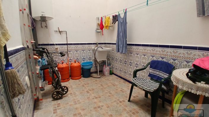 Image No.25-4 Bed Property for sale