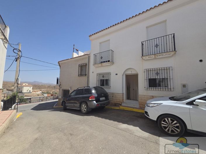 Image No.32-4 Bed Property for sale