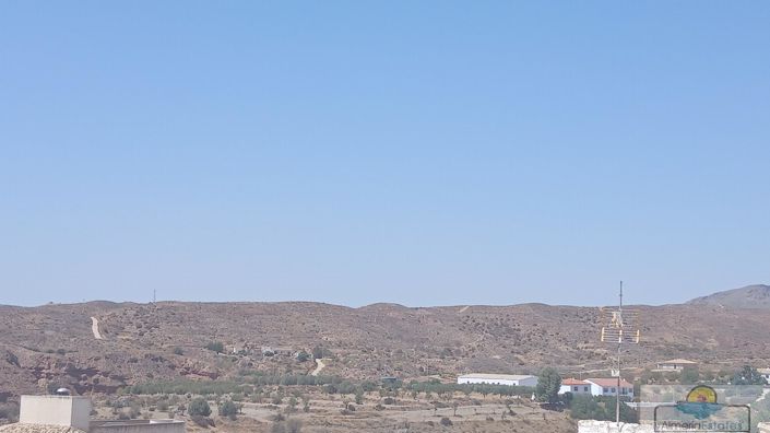 Image No.4-4 Bed Property for sale