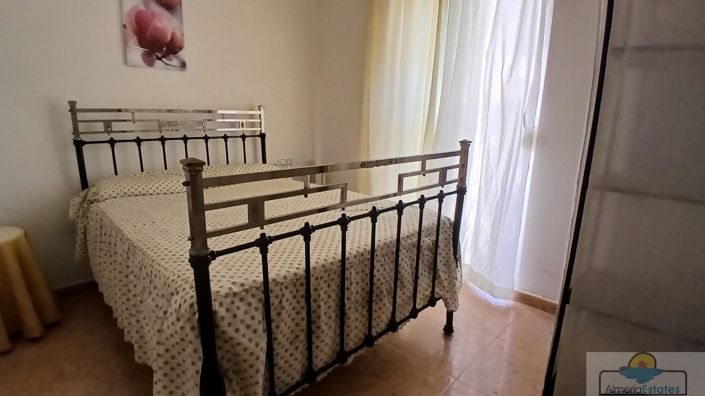 Image No.8-4 Bed Property for sale