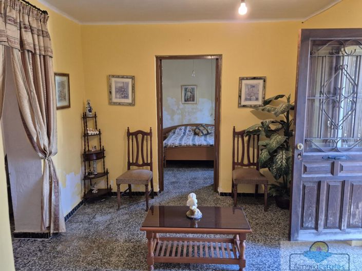 Image No.13-6 Bed Property for sale