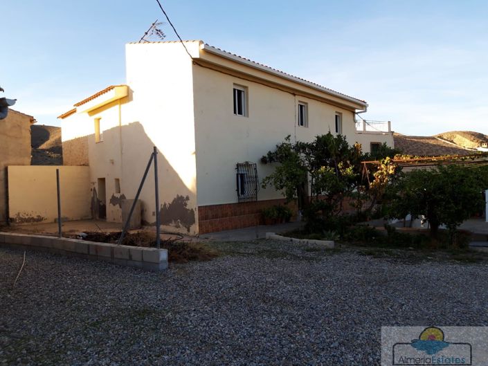 Image No.3-6 Bed Property for sale