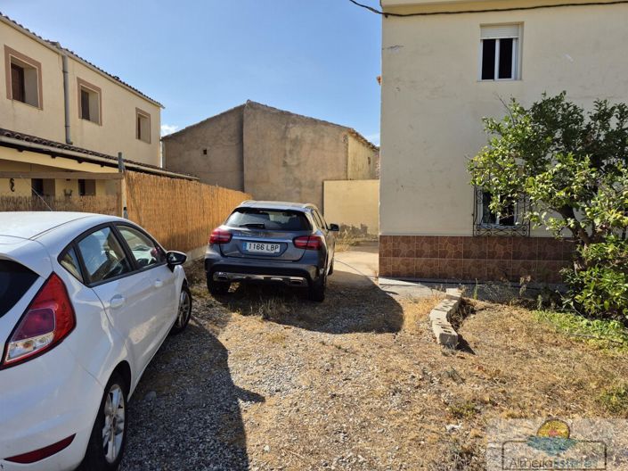 Image No.5-6 Bed Property for sale