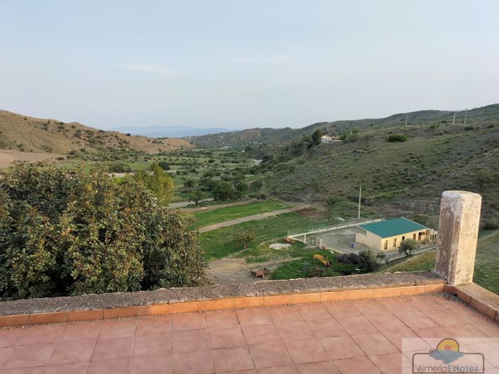 Image No.8-3 Bed Property for sale