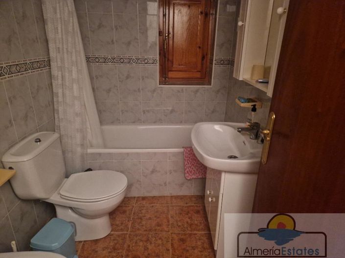 Image No.13-3 Bed Property for sale