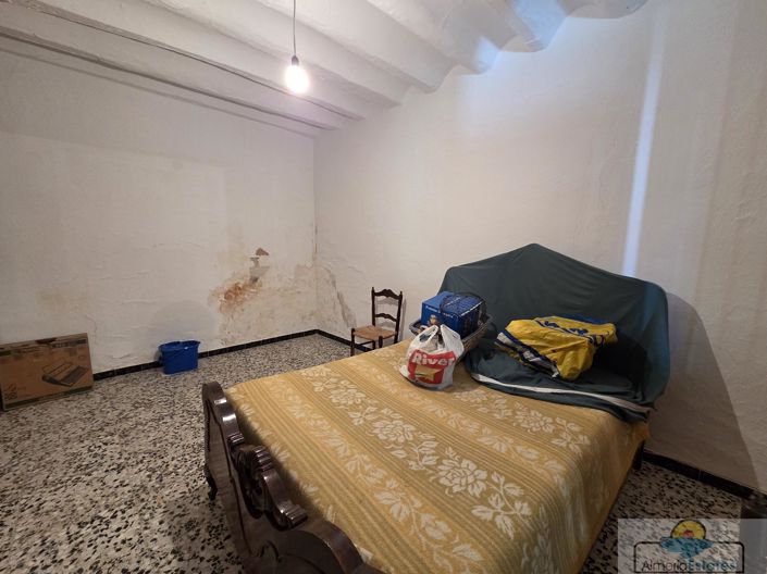 Image No.14-4 Bed Property for sale