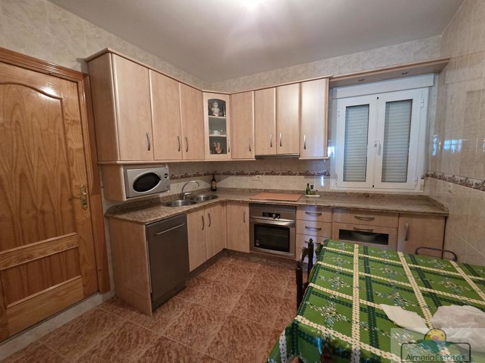 Image No.19-4 Bed Property for sale