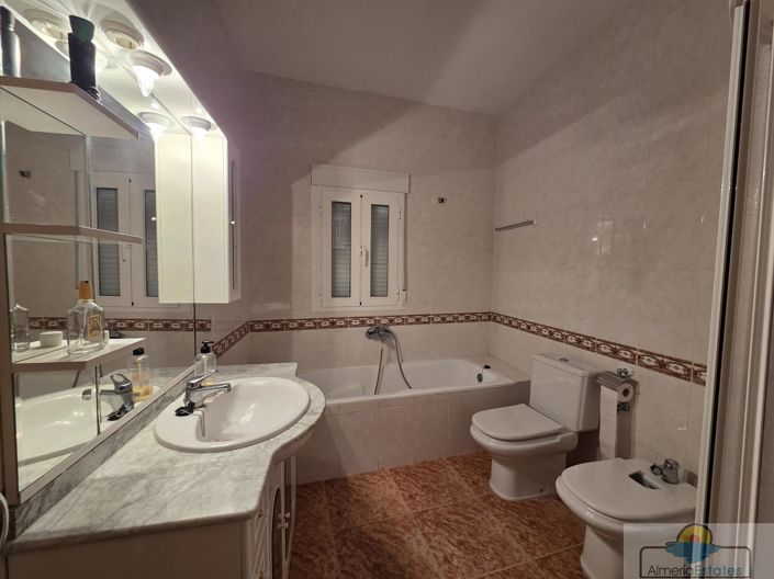 Image No.20-4 Bed Property for sale