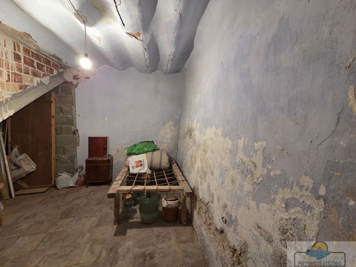 Image No.27-4 Bed Property for sale