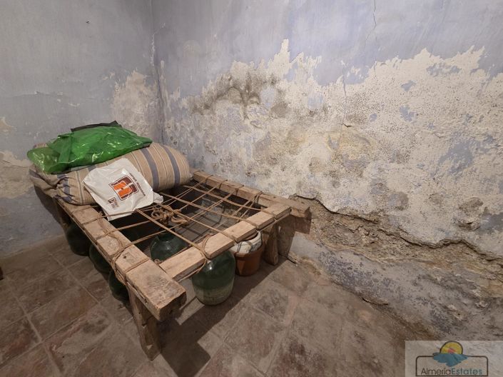 Image No.28-4 Bed Property for sale