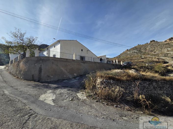 Image No.35-4 Bed Property for sale