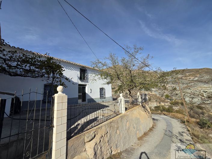 Image No.40-4 Bed Property for sale