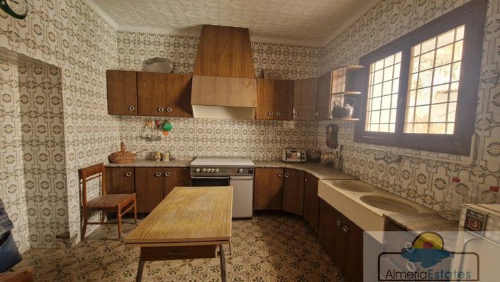 Image No.14-4 Bed Property for sale