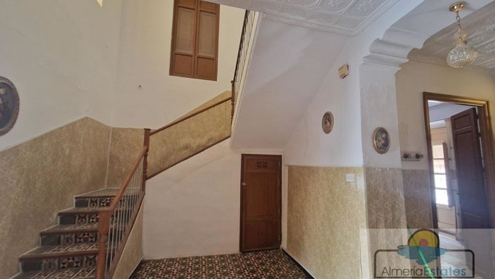 Image No.15-4 Bed Property for sale
