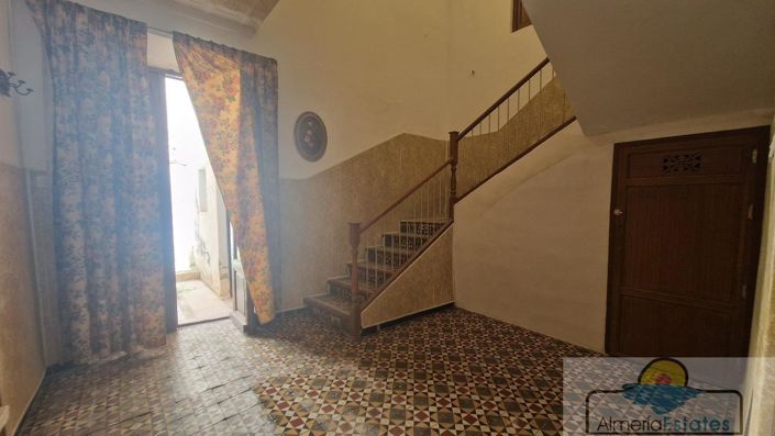 Image No.16-4 Bed Property for sale