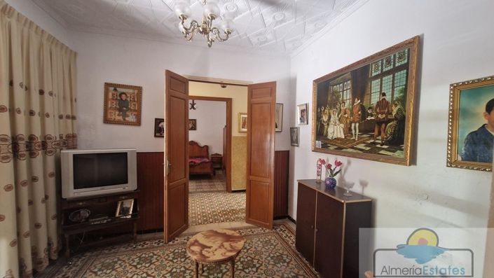 Image No.20-4 Bed Property for sale
