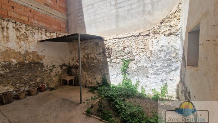 Image No.25-4 Bed Property for sale