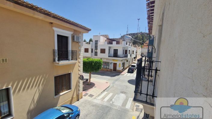 Image No.5-4 Bed Property for sale