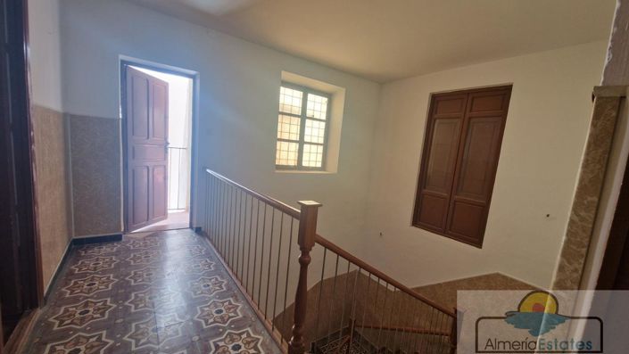 Image No.7-4 Bed Property for sale