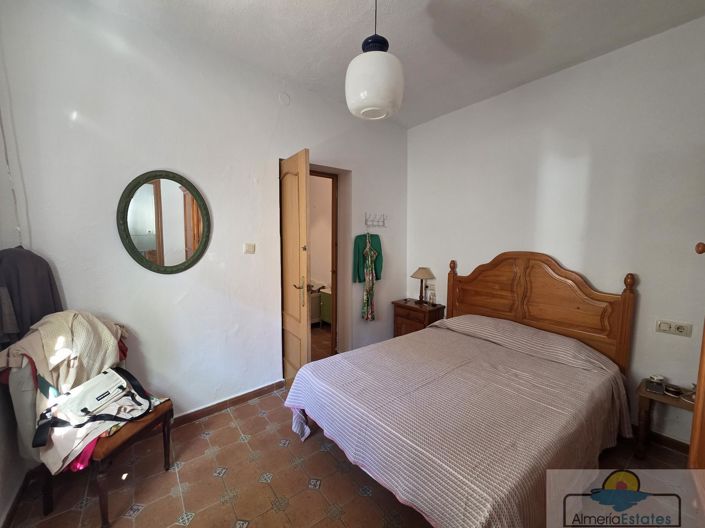 Image No.12-4 Bed Property for sale