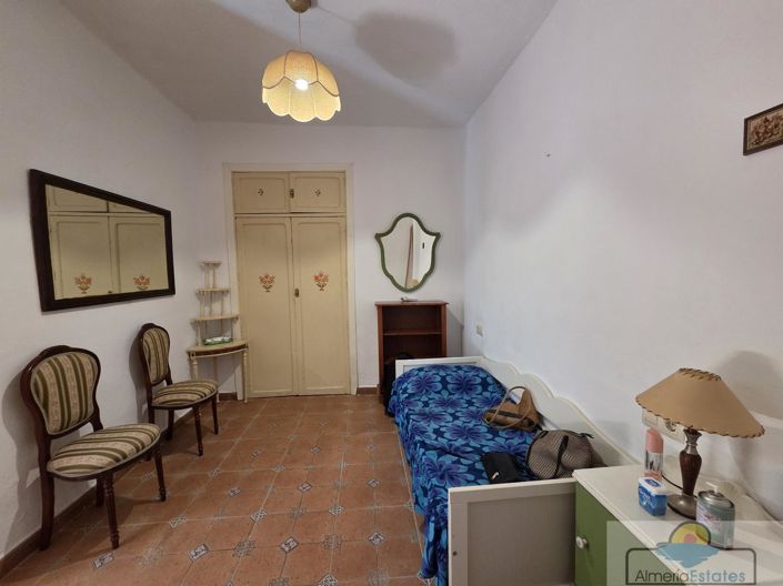 Image No.17-4 Bed Property for sale