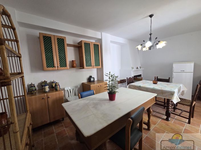 Image No.19-4 Bed Property for sale
